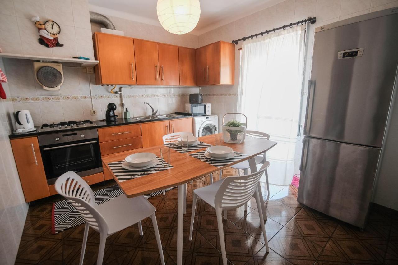 Besugo'S House Rooms & Apartment Nazare Exterior photo