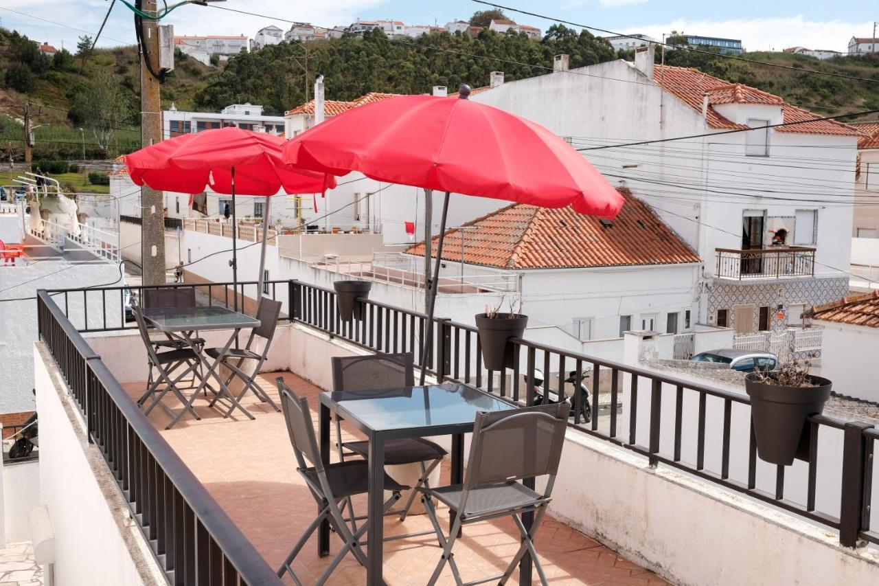 Besugo'S House Rooms & Apartment Nazare Exterior photo